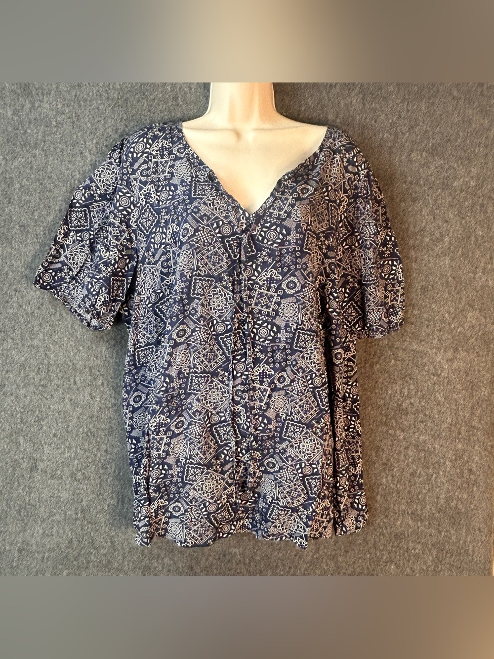 BloomChic Blouse Womens 18-20 Plus Blue Geometric V-Neck Puff Sleeve Tunic Top